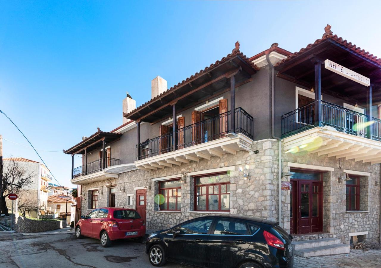 Deluxe Apartments By White Hills Arachova Exterior photo