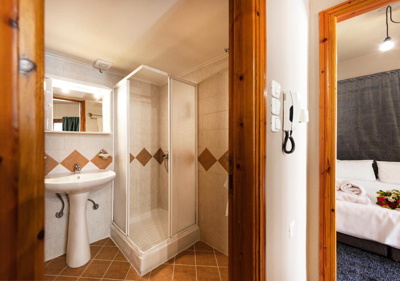 Deluxe Apartments By White Hills Arachova Exterior photo