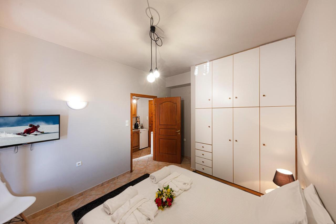 Deluxe Apartments By White Hills Arachova Exterior photo